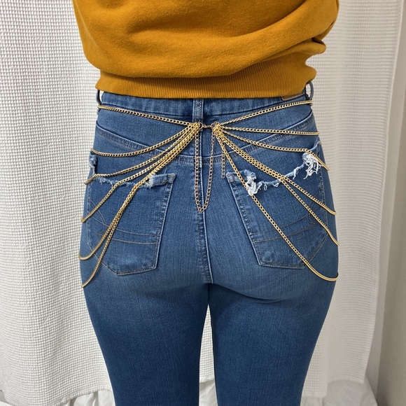 Women’s SHEIN gold hip chain. One size. Fits approx. small/medium. - Picture 6 of 11